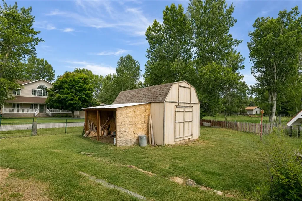 1 Alison Drive Absarokee MT 59001