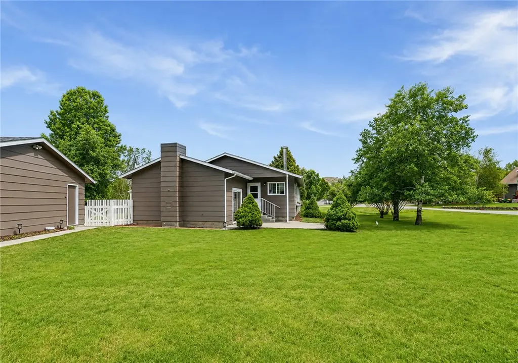 1 Alison Drive Absarokee MT 59001