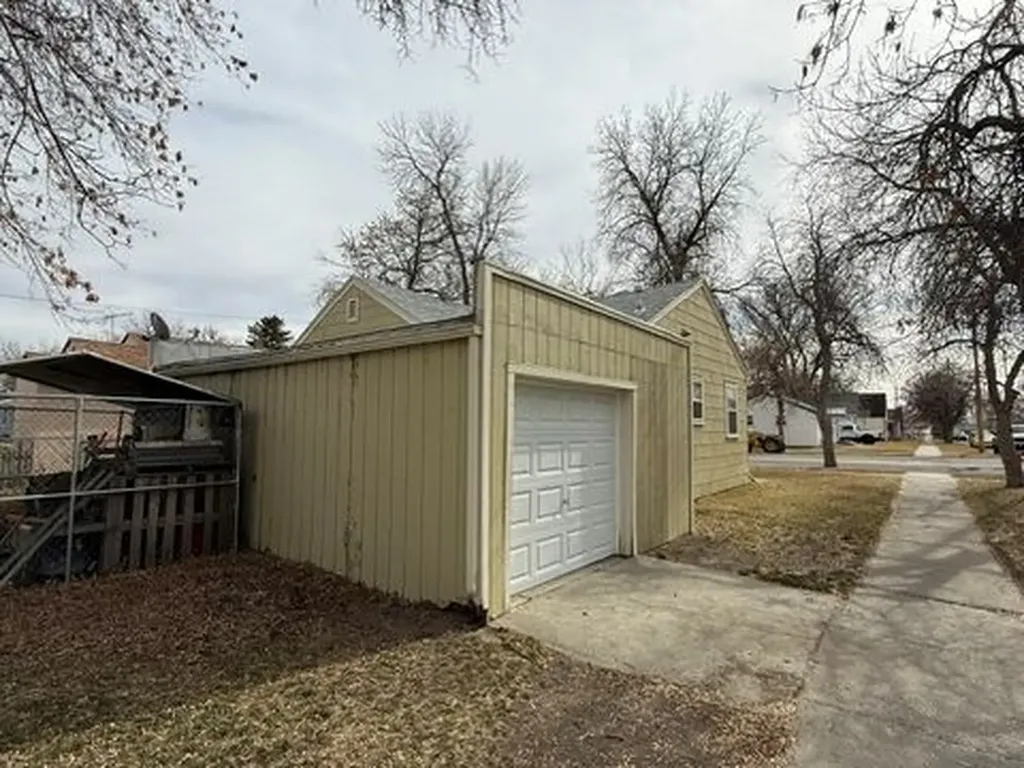 601 E 6th Street Laurel MT 59044
