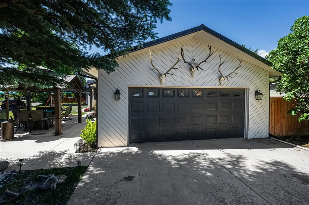 331 & 333 N. Quarry Street Columbus MT 59019