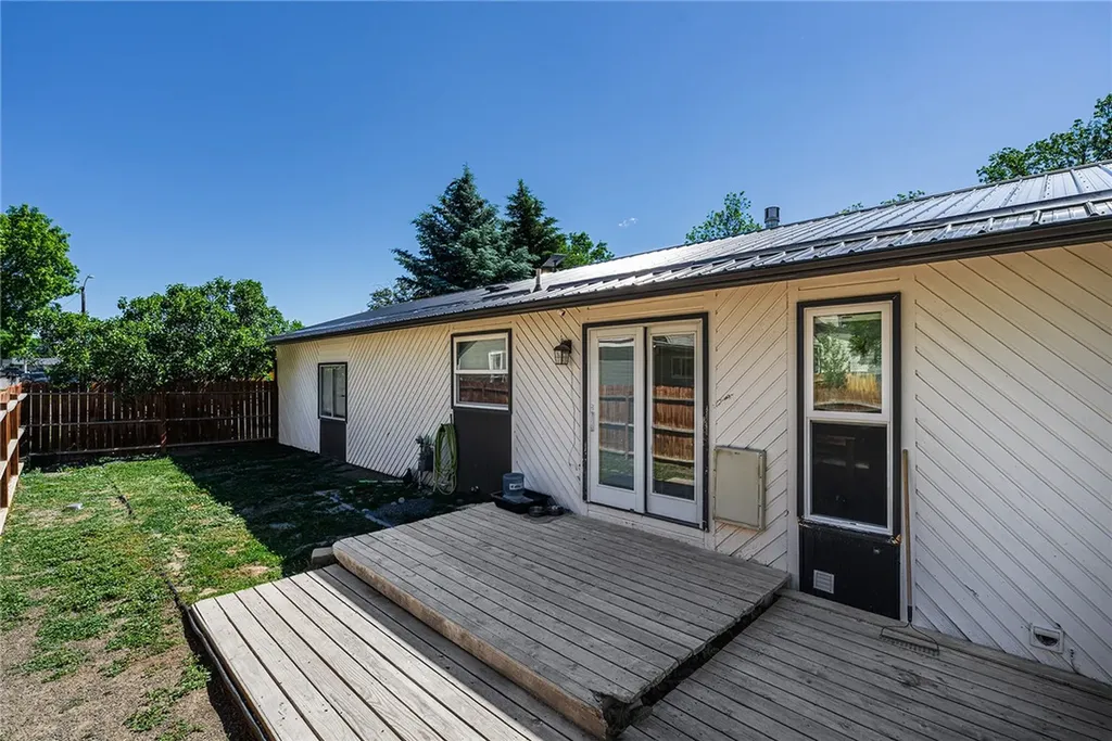 331 & 333 N. Quarry Street Columbus MT 59019