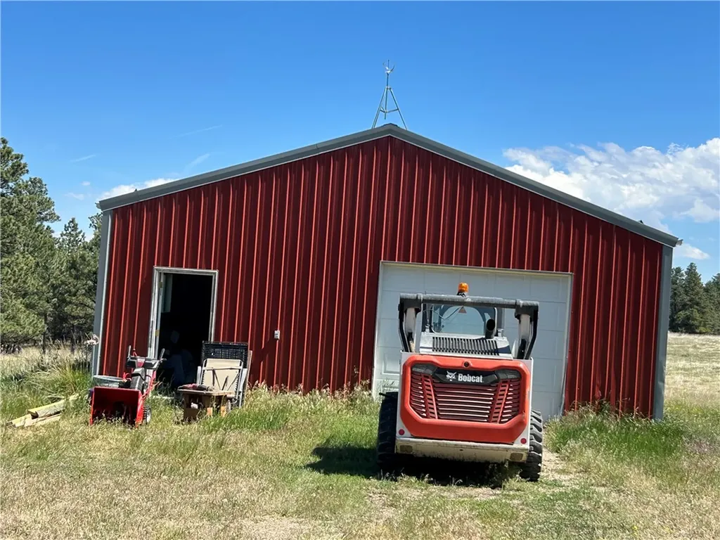 77 Treetop Road Roundup MT 59072