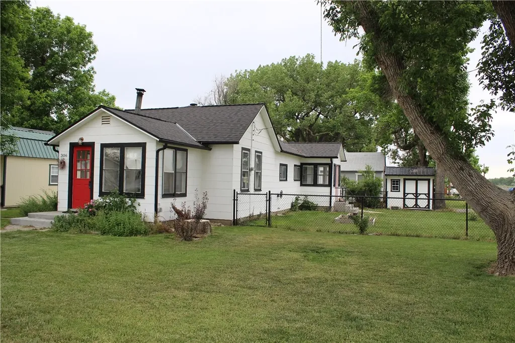 306 2nd Street Custer MT 59024