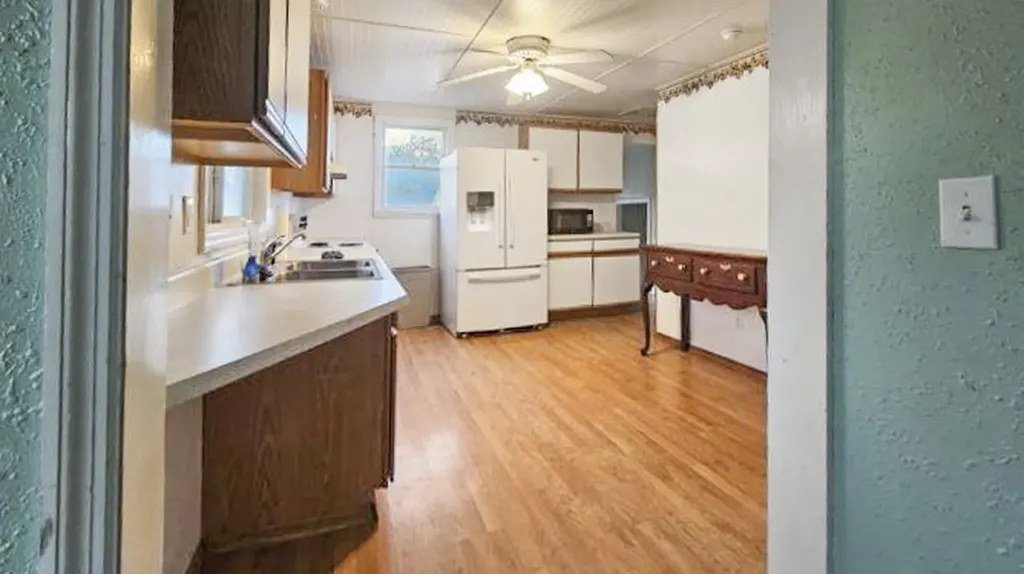 310 W 6th Street Fairview MT 59221