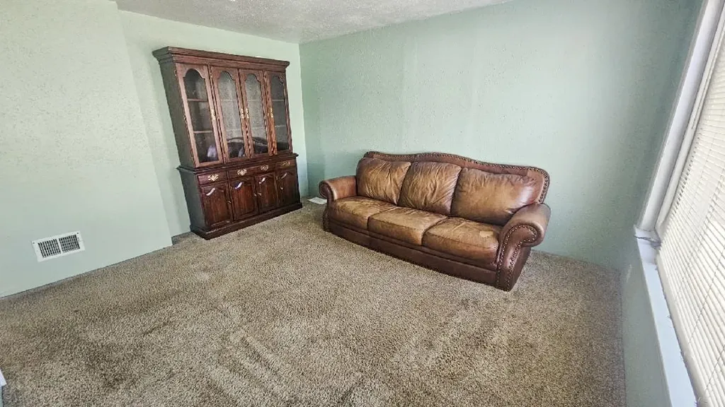 310 W 6th Street Fairview MT 59221