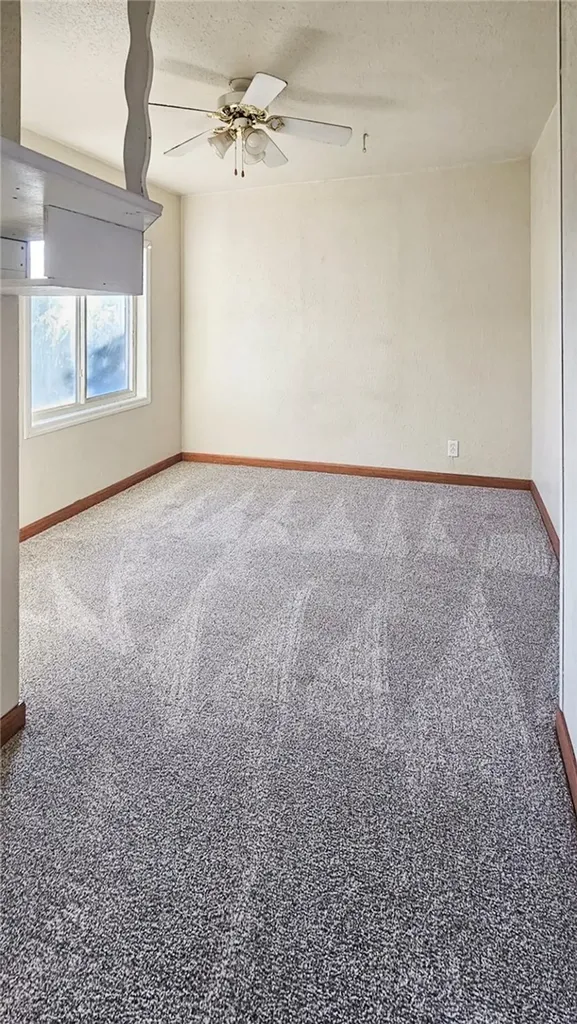 310 W 6th Street Fairview MT 59221