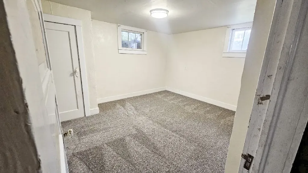 310 W 6th Street Fairview MT 59221
