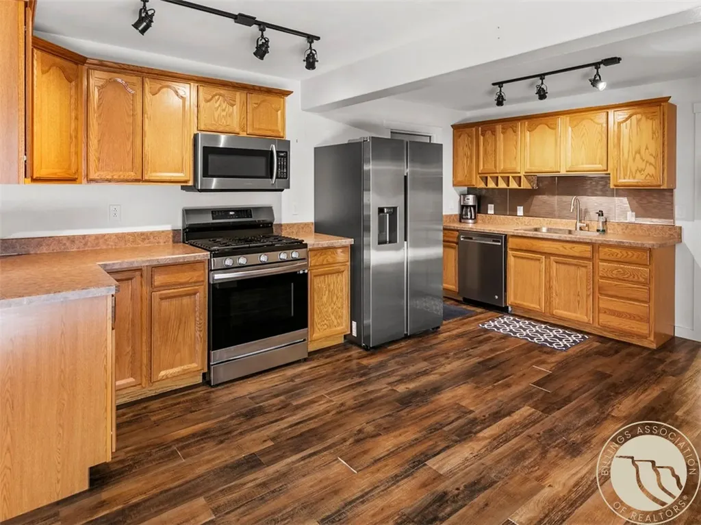 326 N 3rd Street Columbus MT 59019
