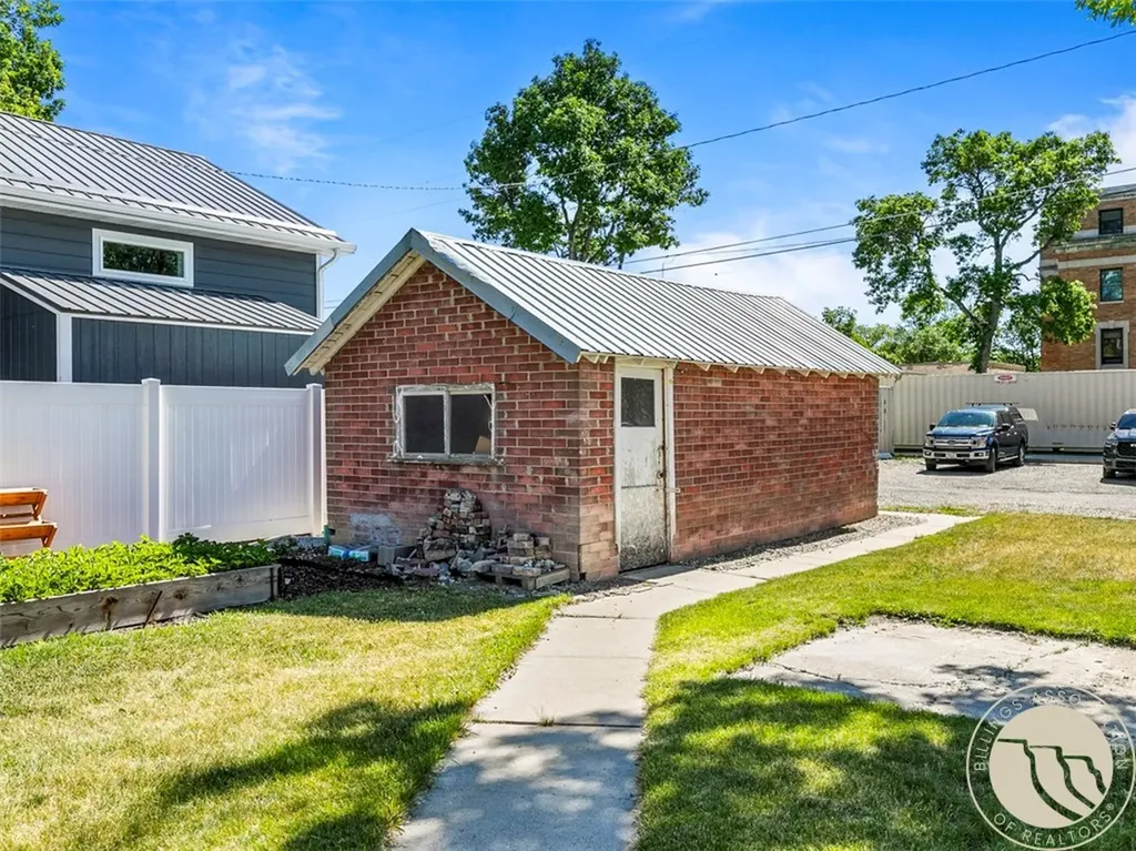 326 N 3rd Street Columbus MT 59019