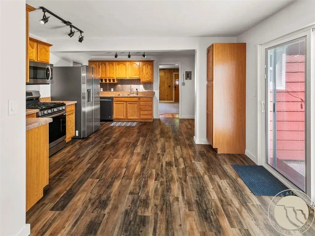 326 N 3rd Street Columbus MT 59019