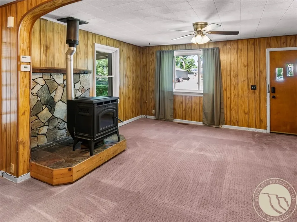 326 N 3rd Street Columbus MT 59019