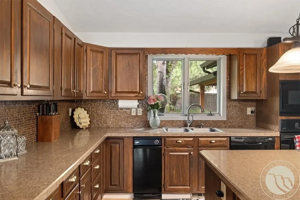 3043 Lloyd Mangrum Lane Billings MT 59106
