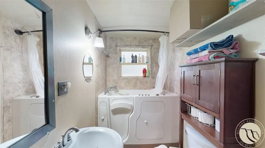 305 W 1st Street Roundup MT 59072