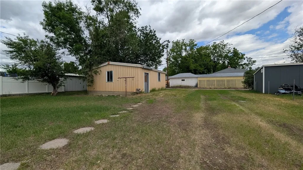 522 6th Street SE Sidney MT 59270