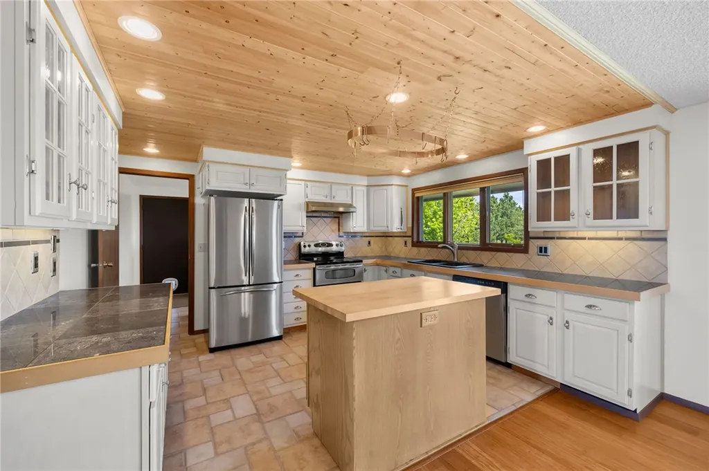 14 Teini Road Roberts MT 59070