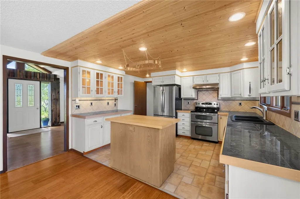 14 Teini Road Roberts MT 59070