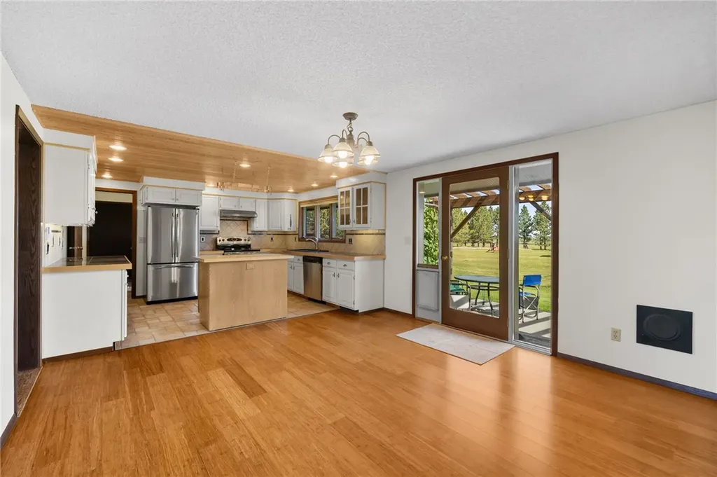 14 Teini Road Roberts MT 59070