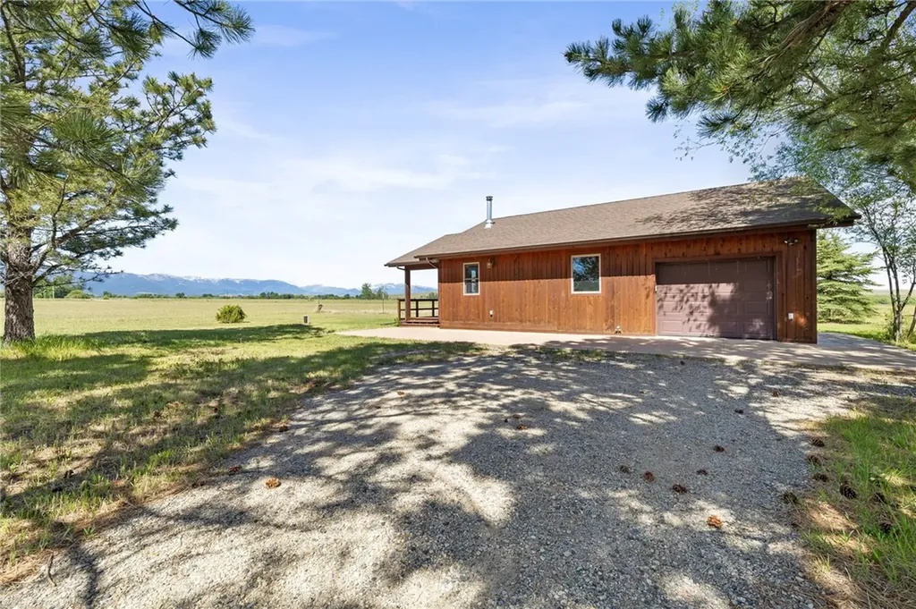 14 Teini Road Roberts MT 59070