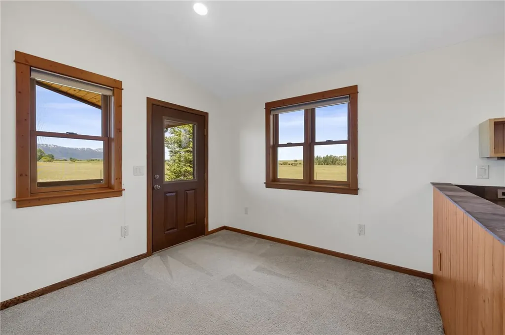 14 Teini Road Roberts MT 59070