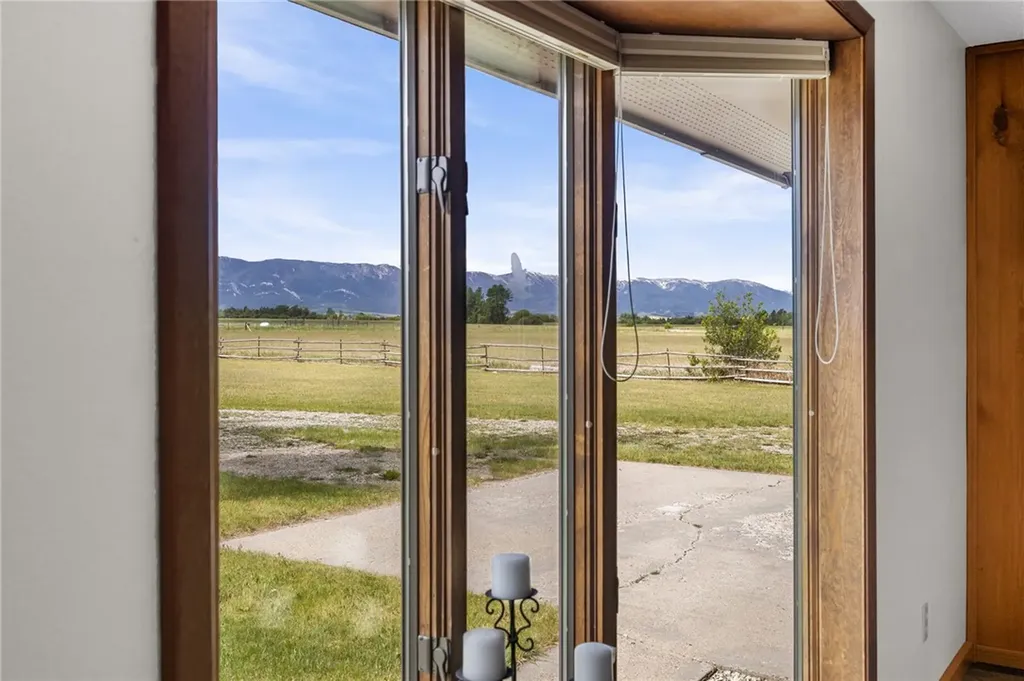 14 Teini Road Roberts MT 59070