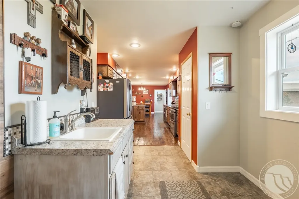 24 S Swan Lane Fromberg MT 59029