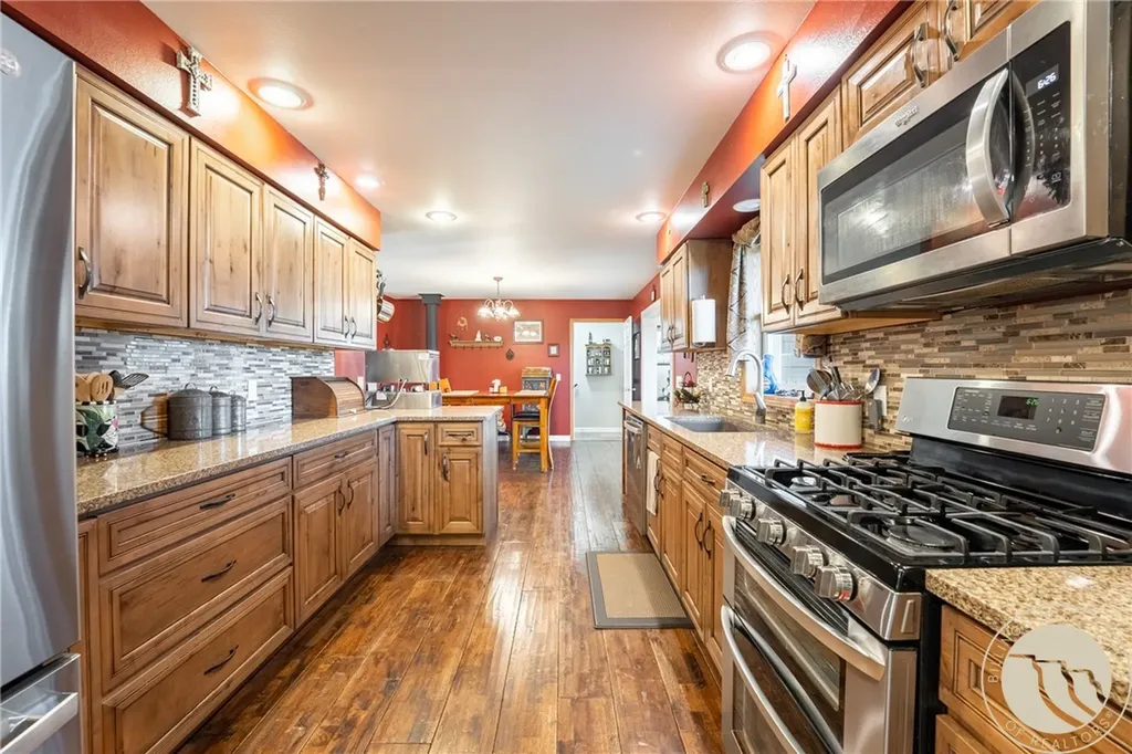24 S Swan Lane Fromberg MT 59029