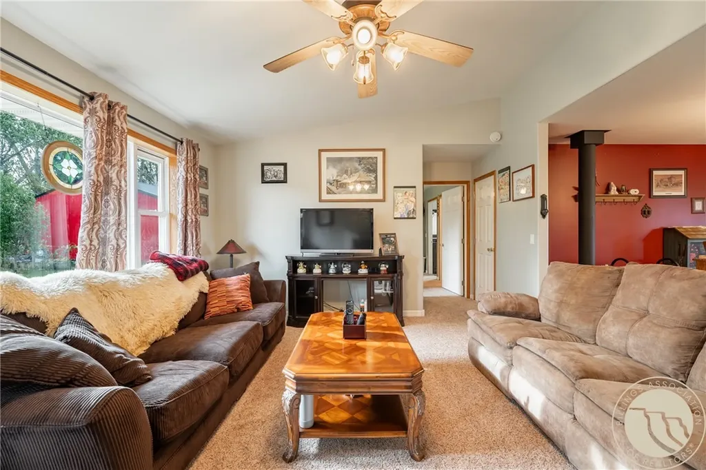 24 S Swan Lane Fromberg MT 59029
