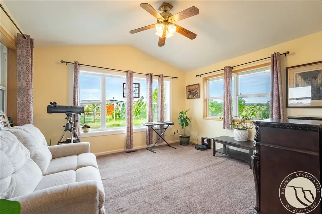 24 S Swan Lane Fromberg MT 59029