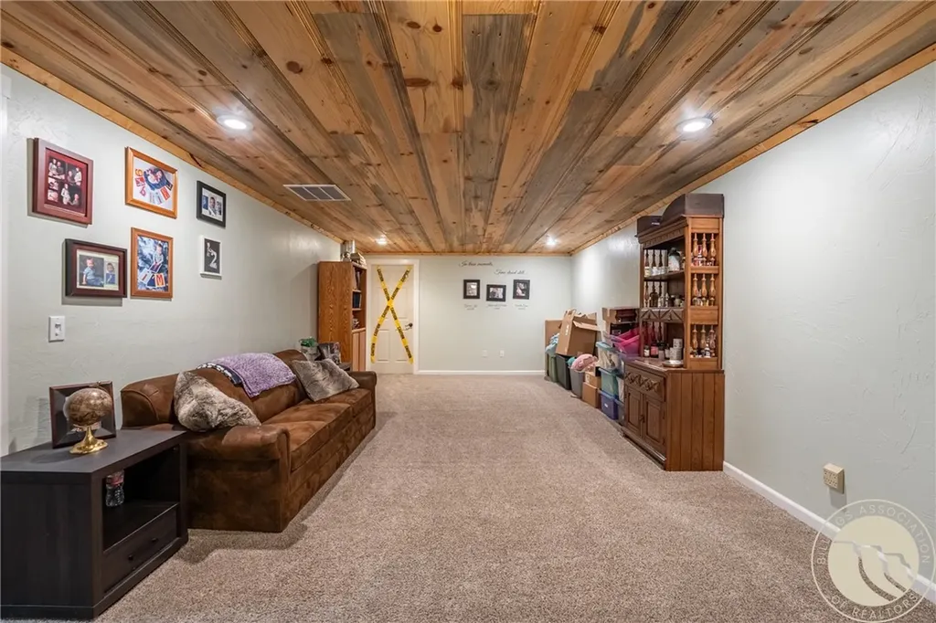24 S Swan Lane Fromberg MT 59029