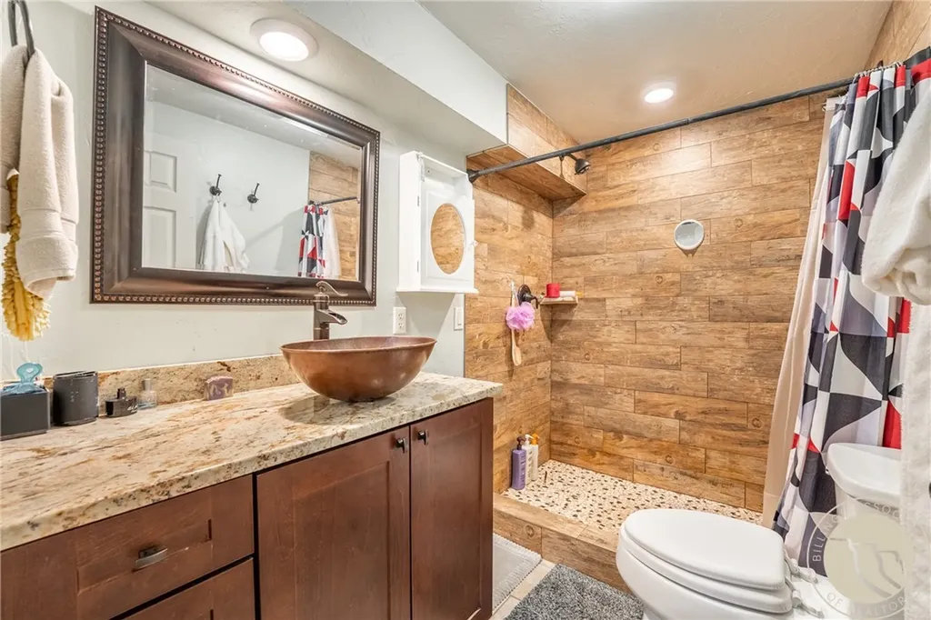 24 S Swan Lane Fromberg MT 59029