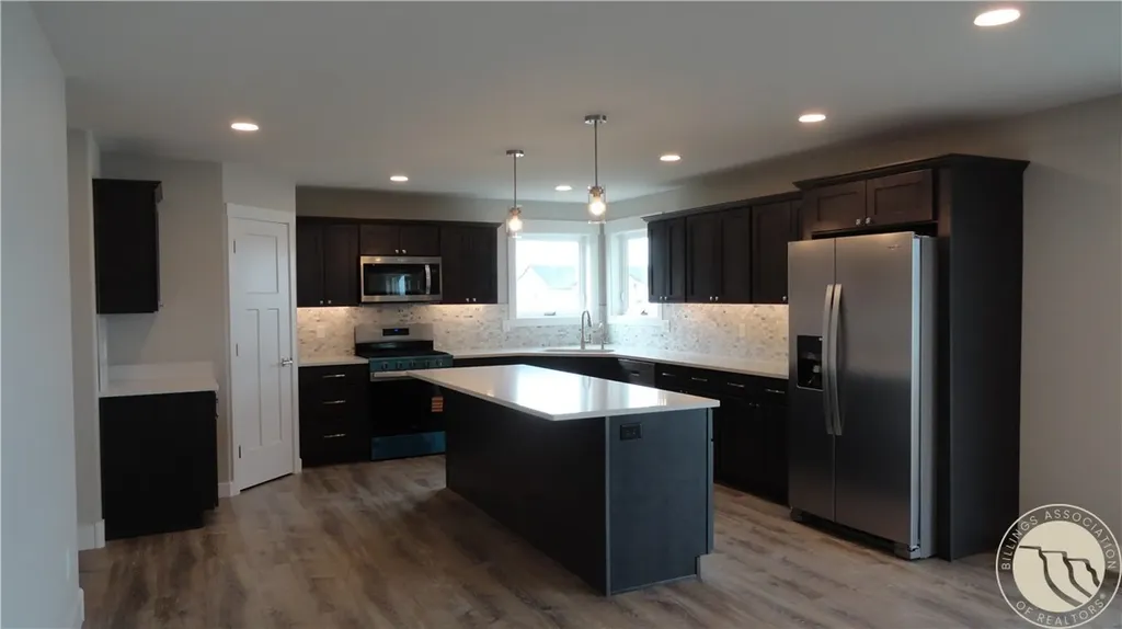 6329 Stream Bank Lane Billings MT 59106