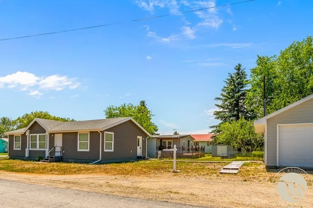 101 S 2nd Street Roberts MT 59070