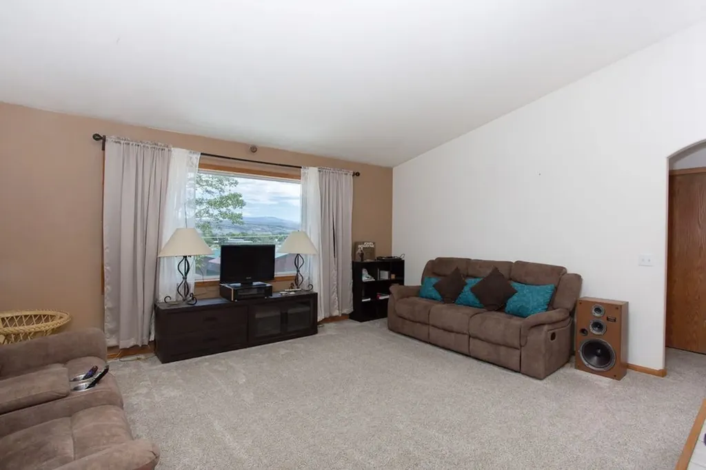 15 Rimrock Drive Bridger MT 59014