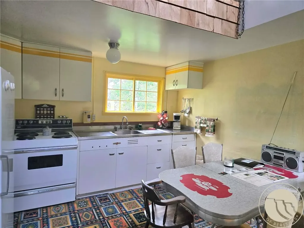 12 Rainbow Drive Roscoe MT 59071