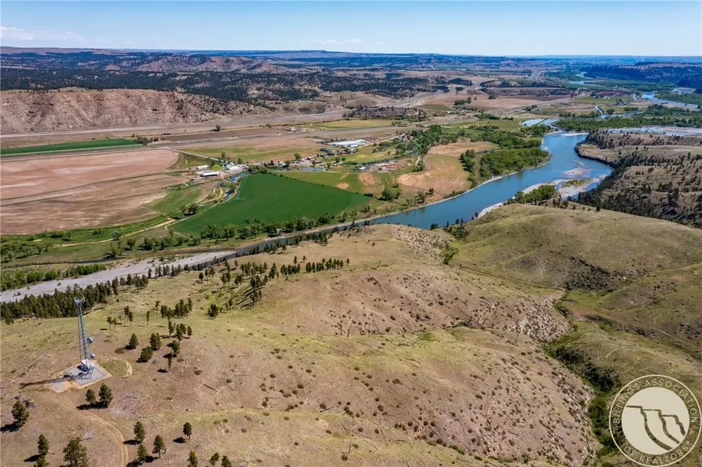 Nhn 1677.96 Acres - Hwy 421 And Joliet Road Columbus MT 59019