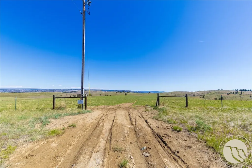 Nhn 1677.96 Acres - Hwy 421 And Joliet Road Columbus MT 59019