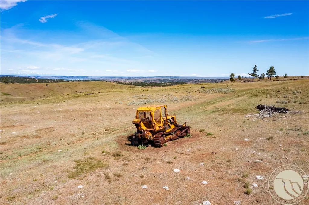 Nhn 1677.96 Acres - Hwy 421 And Joliet Road Columbus MT 59019
