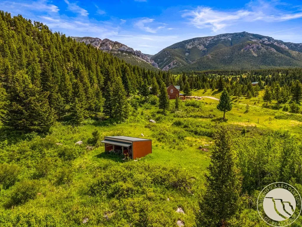 23 Cheyenne Trail Nye MT 59061