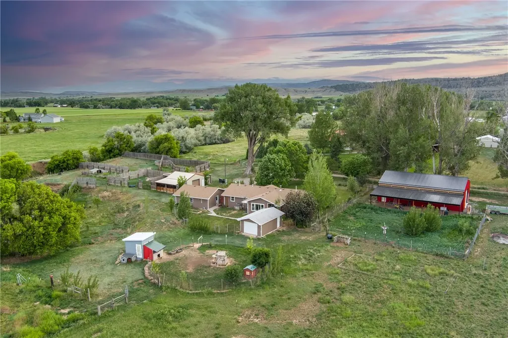 24 S Swan Lane Fromberg MT 59029
