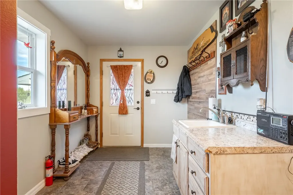 24 S Swan Lane Fromberg MT 59029