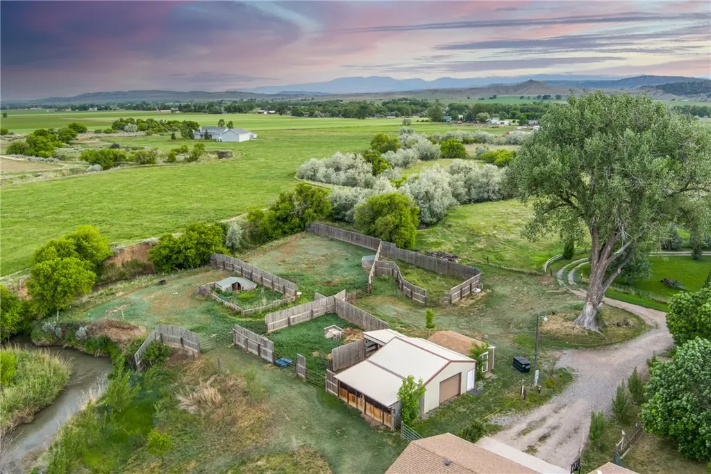24 S Swan Lane Fromberg MT 59029