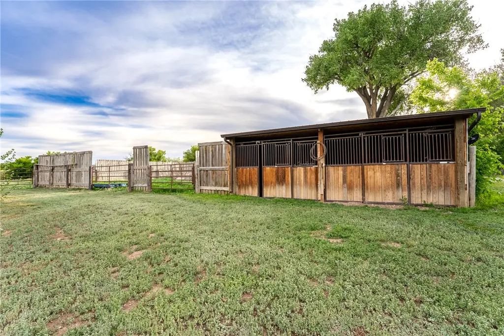 24 S Swan Lane Fromberg MT 59029