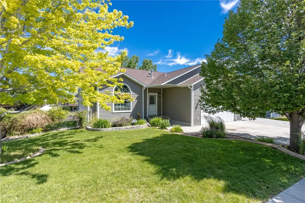 1043 Siesta Avenue Billings MT 59105