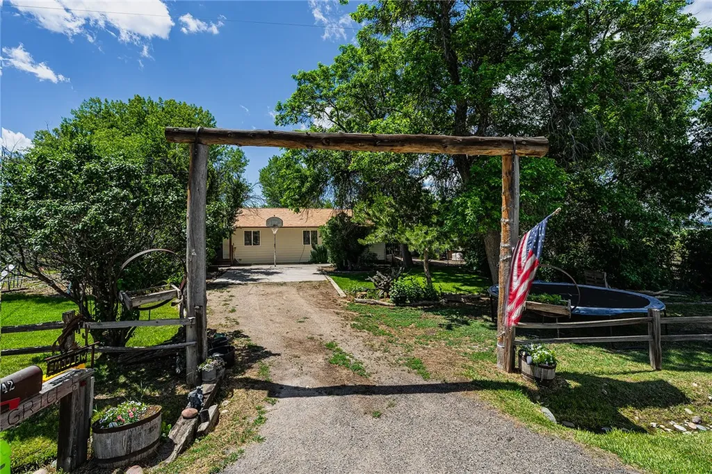 2542 S 28th Road Ballantine MT 59006