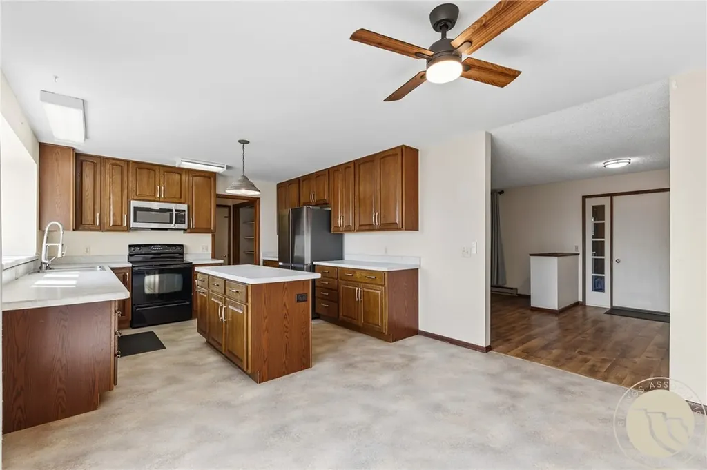 7851 Spear Drive Shepherd MT 59079