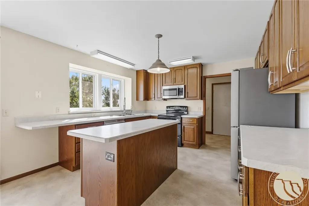 7851 Spear Drive Shepherd MT 59079