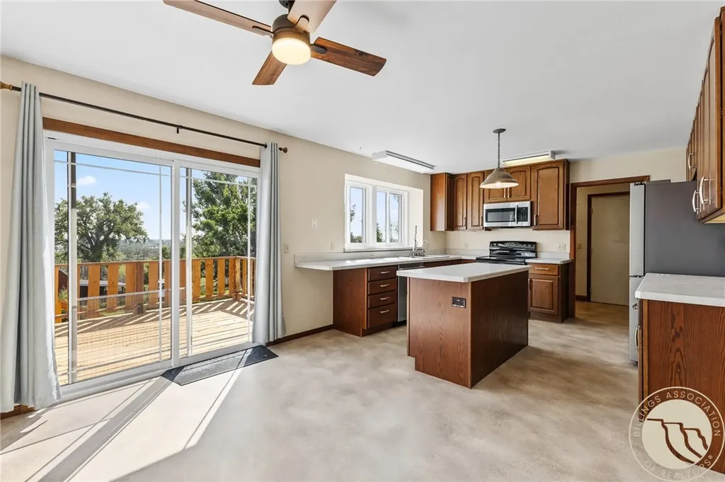 7851 Spear Drive Shepherd MT 59079
