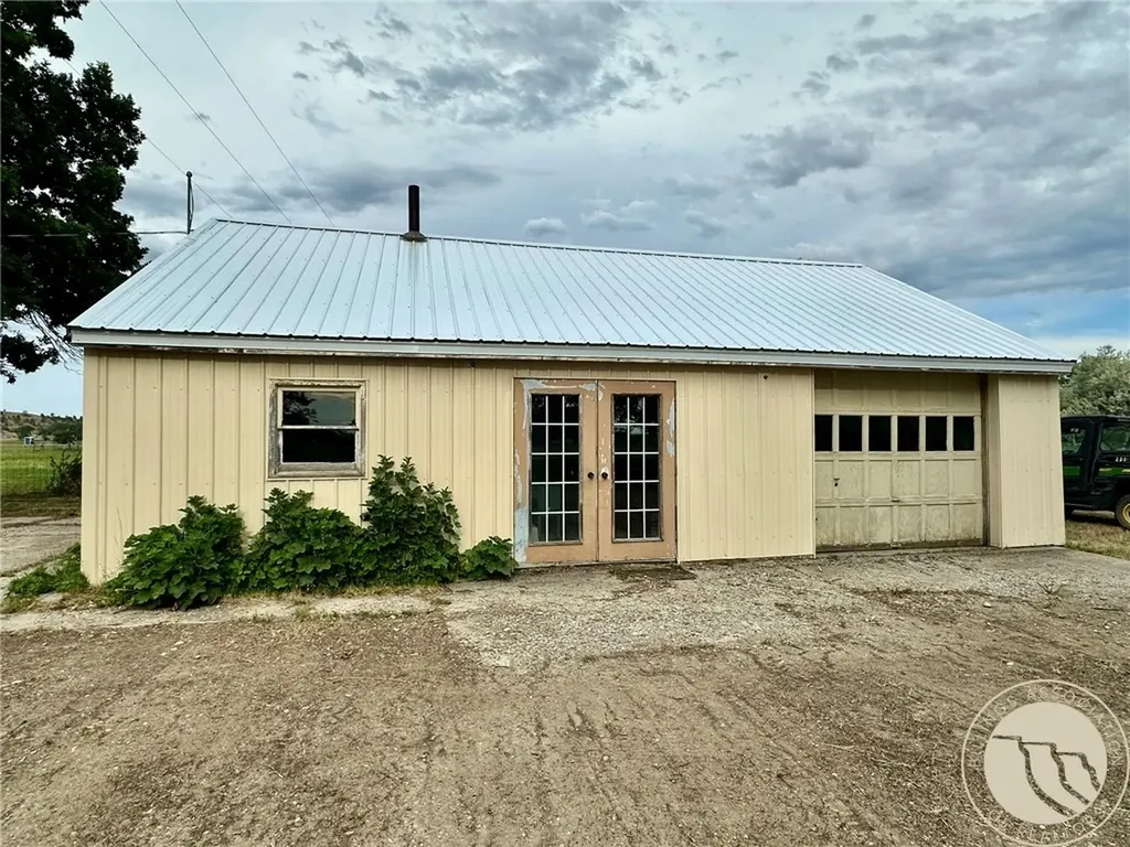 417 River Avenue E Ryegate MT 59074