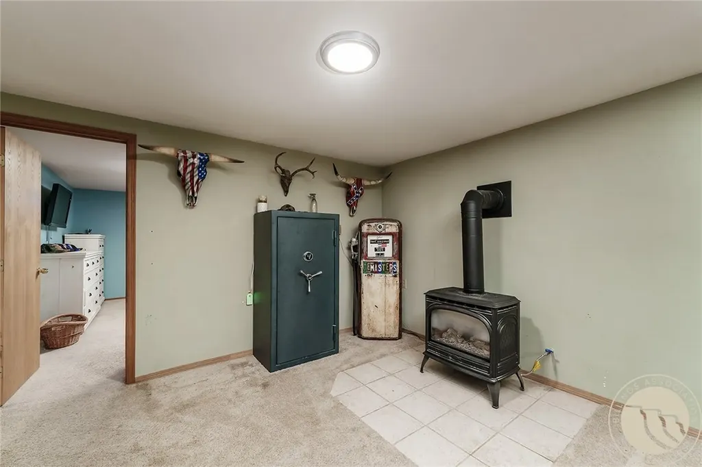 525 E 6th Avenue N Columbus MT 59019