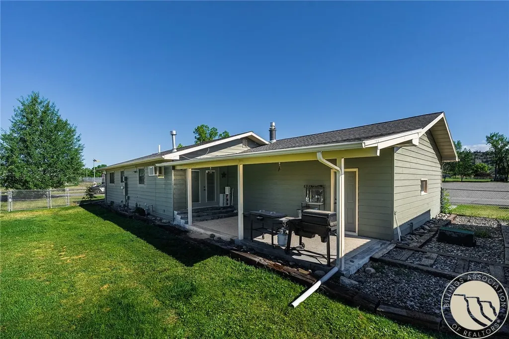 525 E 6th Avenue N Columbus MT 59019